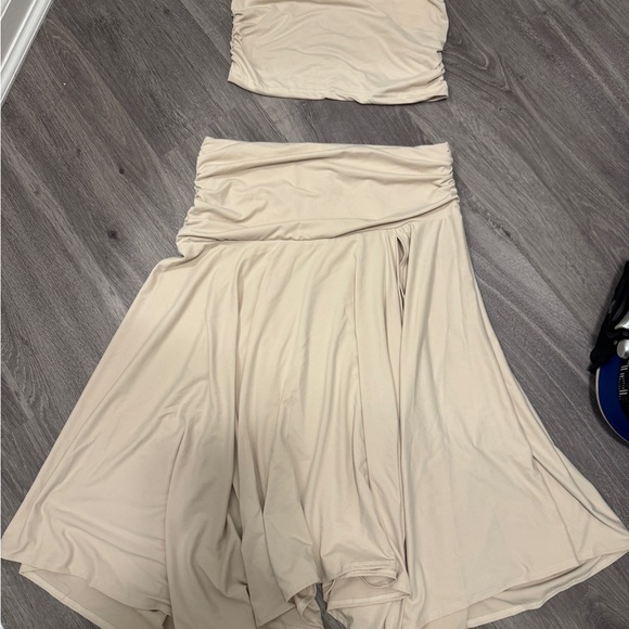 SHEIN Cream High-Low Skirt - Picture 2 of 6